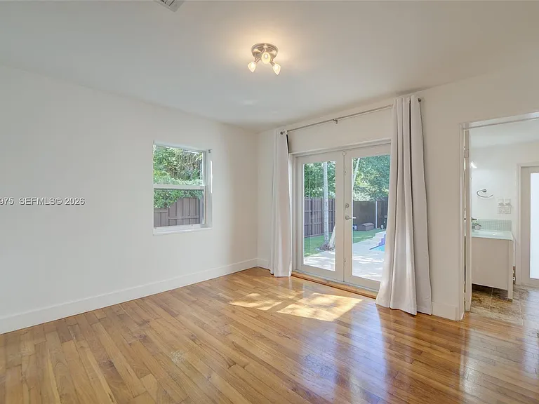 2441 Swanson Ave — Photo 17