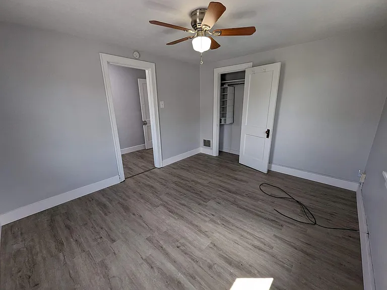 1116 Muldowney Ave — Photo 9