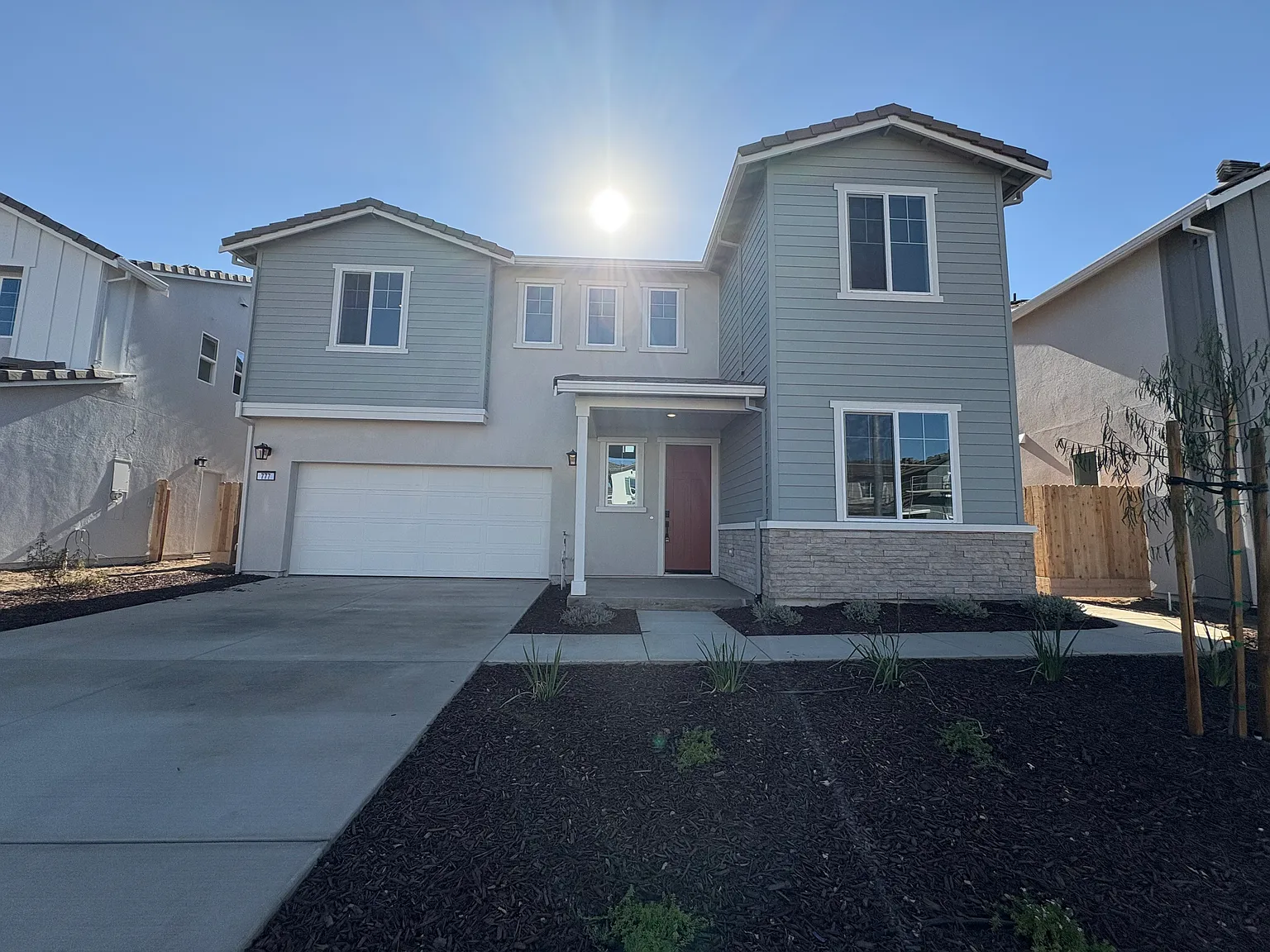 4 bed, 2.5 bath, 2500 sqft, $2,900 — Photo 1
