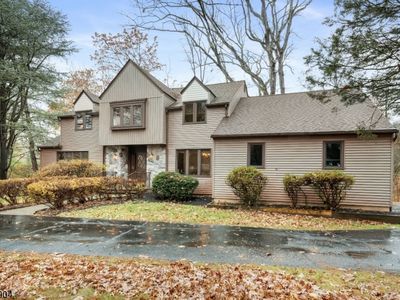 10 Shale Hill Rd., Branchburg, NJ, 08876