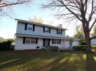 S46W25459 Meadow View Ct W, Waukesha, WI 53189