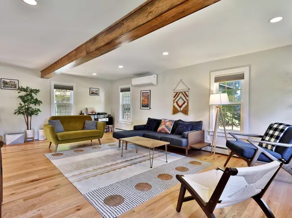 (undisclosed Address), Castleton, VT 05735