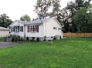 308 Brown Trl, Hopatcong, NJ 07843