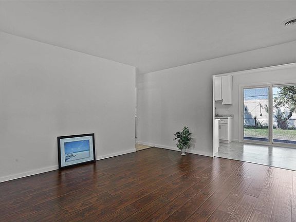 5th image of 9323 Saint William Ct