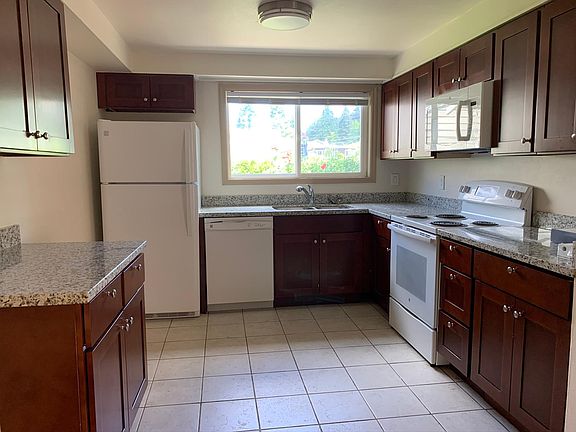 5th image of 118 156th Ave SE #A