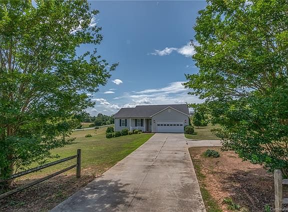 4th image of 79 Breezy Hill Ln #5
