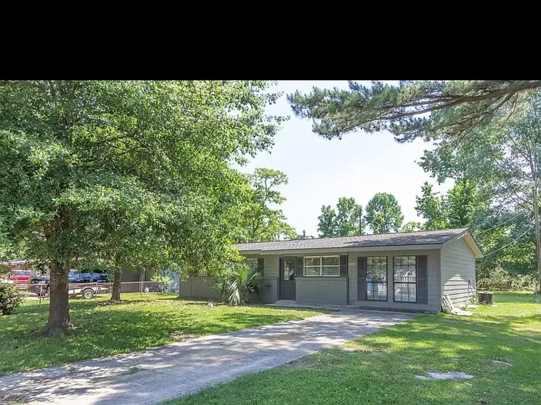 2434 Evanston St — Photo 2