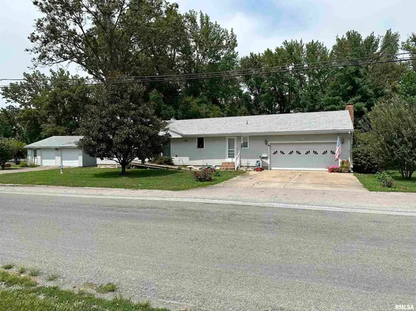 305 E Randolph St, Pinckneyville, IL 62274