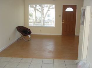 74 Henderson Pl, Menlo Park, CA 94025