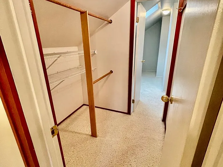 6976 NE Stanton St — Photo 32