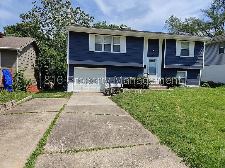 7941 NE San Rafael Dr — Photo 24