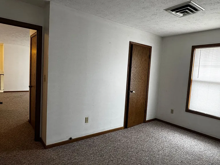 127 E Adams St #A3 — Photo 15