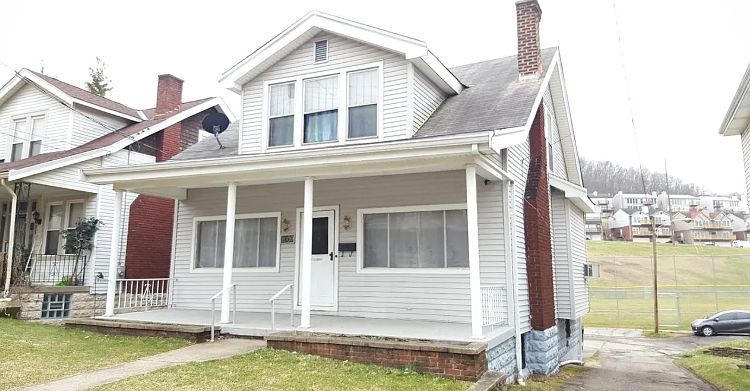 1st image of 2009 Howell St