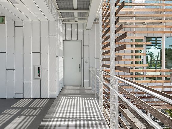 3rd image of 935 N San Vicente Blvd Unit 4
