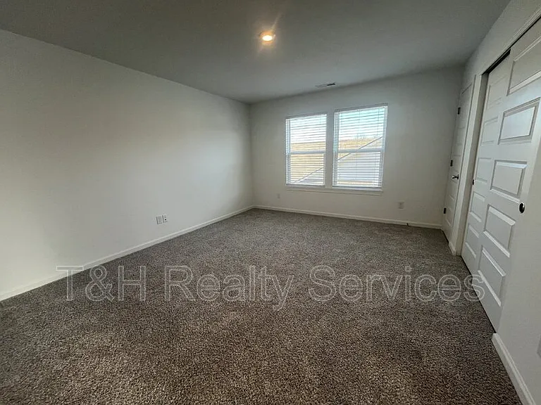 4801 Summerfield Dr — Photo 23