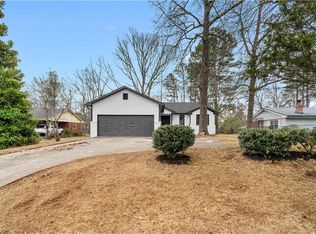 323 Lumpkin St, Winder, GA 30680