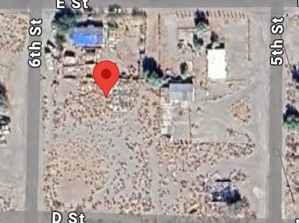 82309 6th St #10, Trona, CA 93562