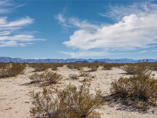 1300 Mount Shasta Ave, Joshua Tree, CA 92252