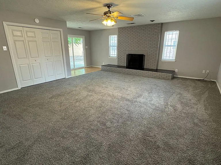2551 Aspen Ave NW — Photo 4