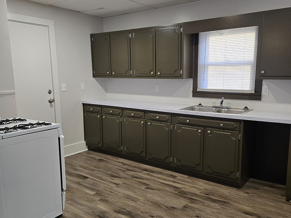 1st image of 408 W 9th St #1