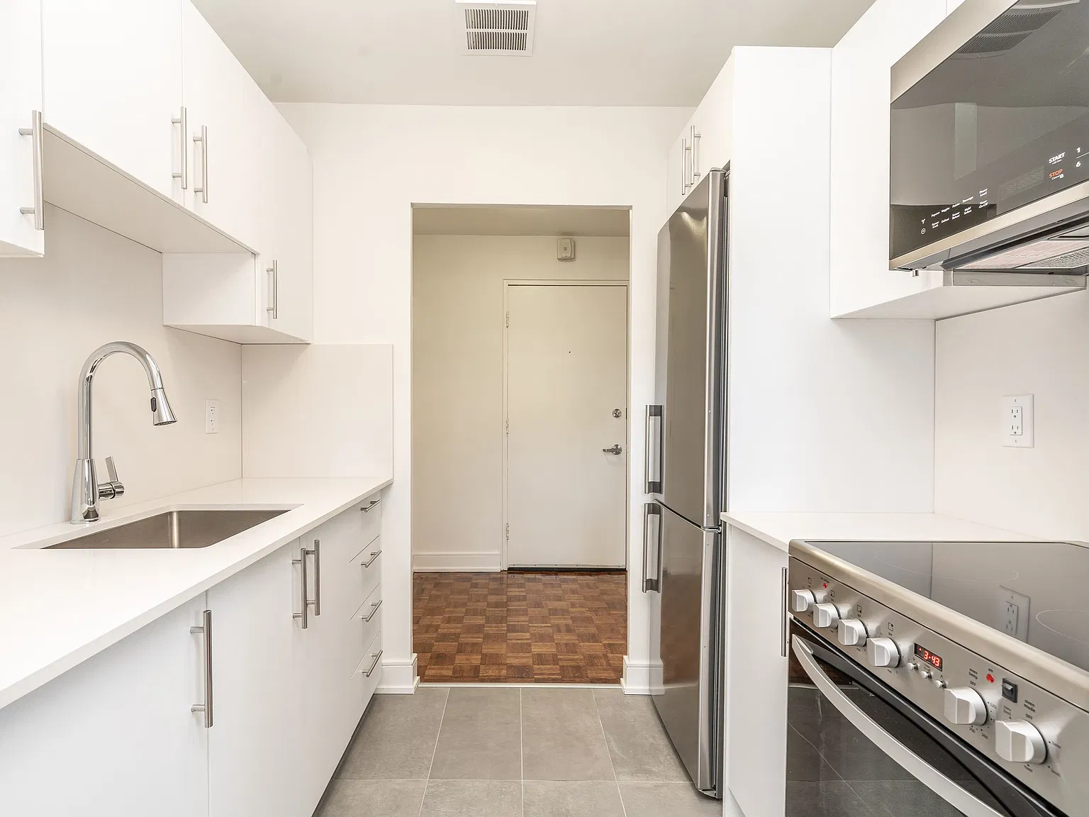 12 Bater Street — Photo 2