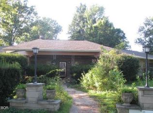 35 Lambert Dr, Mount Carmel, IL 62863