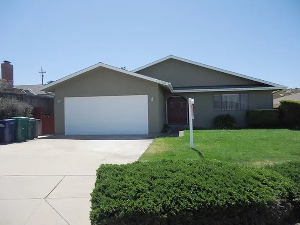 3146 Messinger Dr, Marina, CA 93933