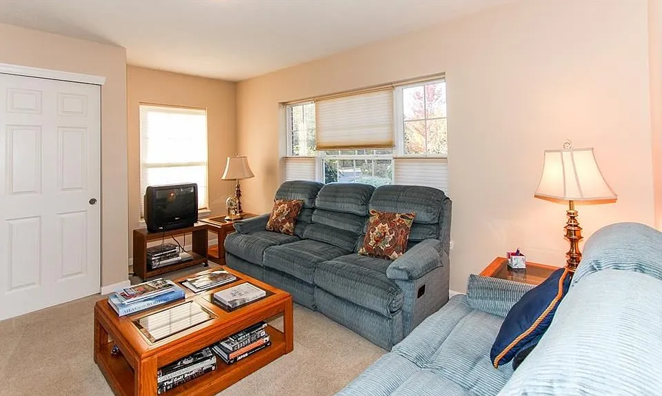 Bedroom/Den (Lower)