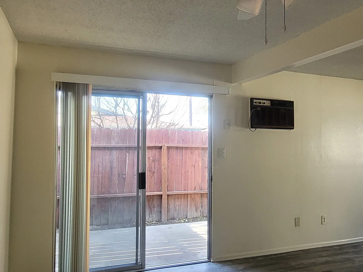 2 bed, 950 sqft, $2,395 — Photo 3