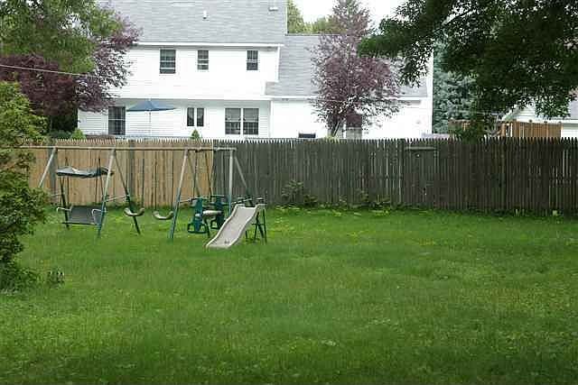2nd image of 7 Ravenwood Dr