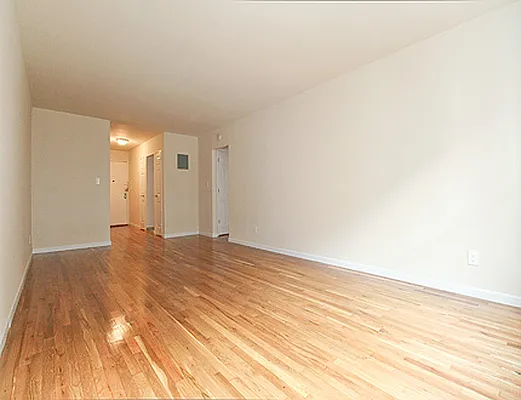 Rented by SW Queens Mezzanine | media 31