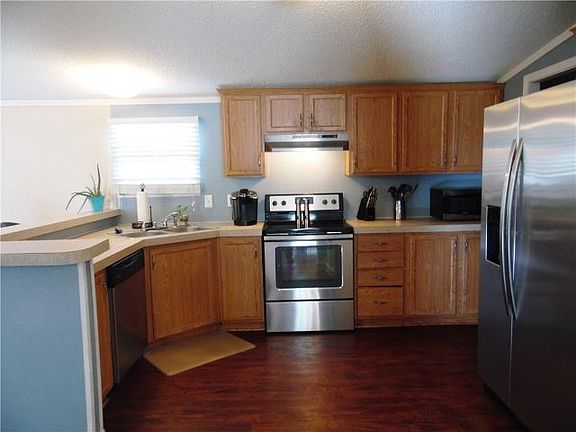 5th image of 43188 County Street 2740