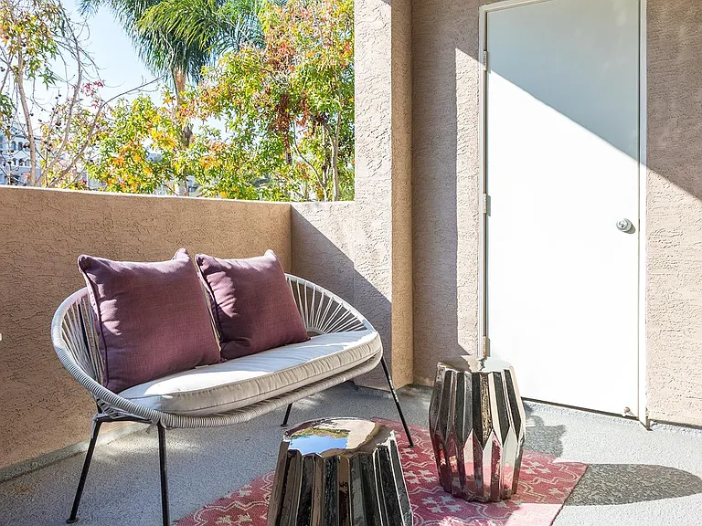 La Jolla Crossroads Apartments — Photo 30