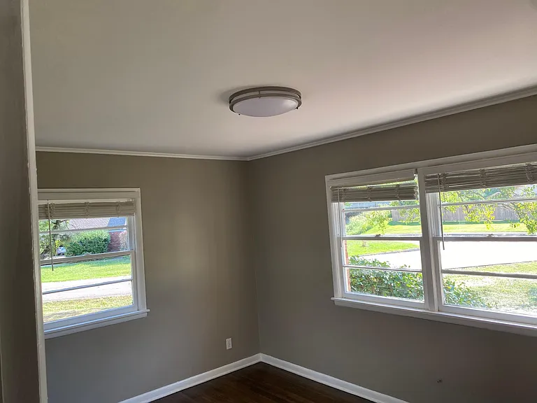 3245 S Irvington Ave — Photo 4