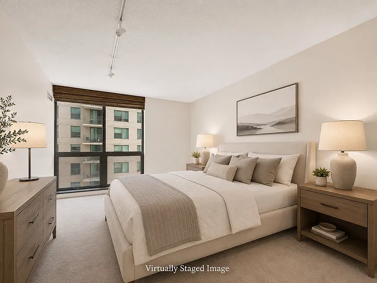 70 W Huron St #708 — Photo 7