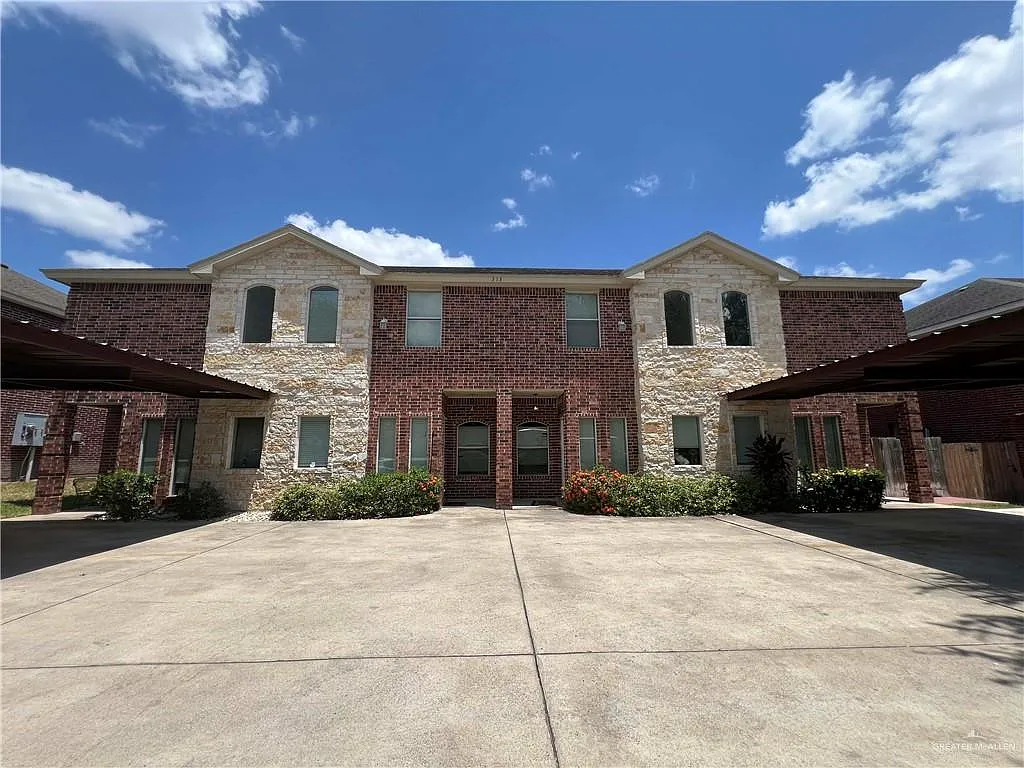 3 bed, 2.5 bath, 1277 sqft, $1,300 — Photo 2