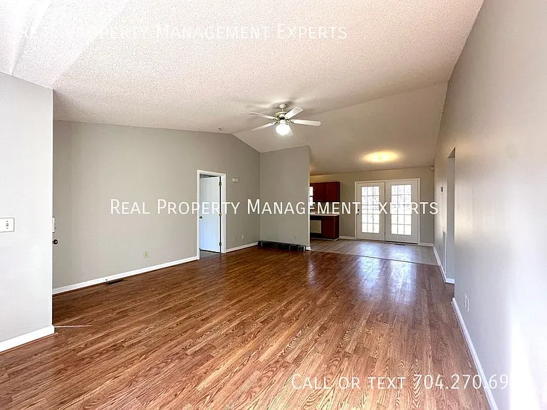 174 Overcreek Rd — Photo 7
