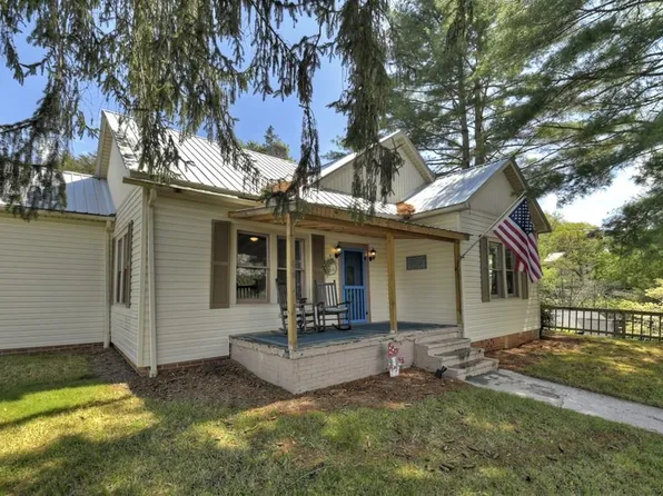 102 Riverview St, Copperhill, TN 37317