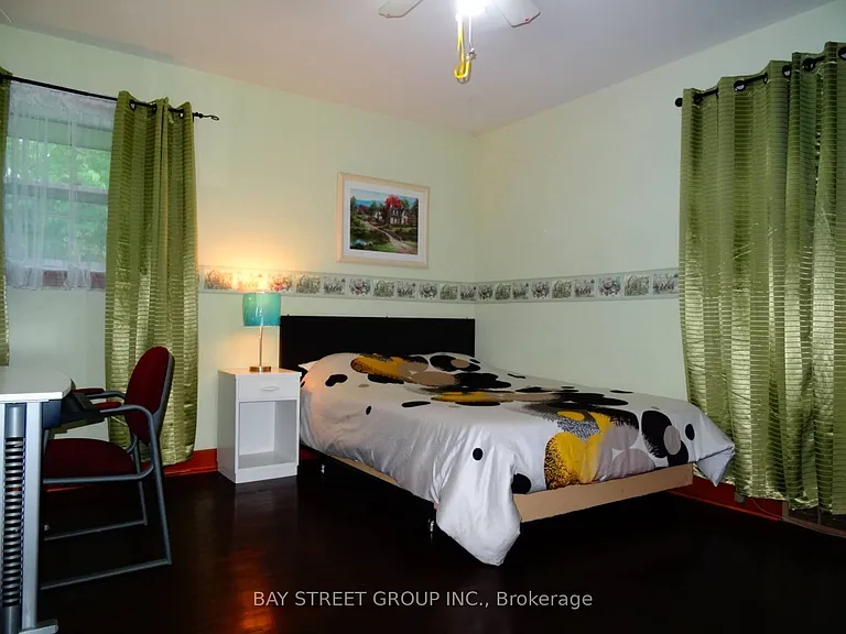 14 Macbeth Blvd — Photo 13