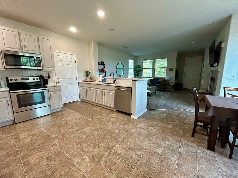 3393 Florence Way — Photo 4