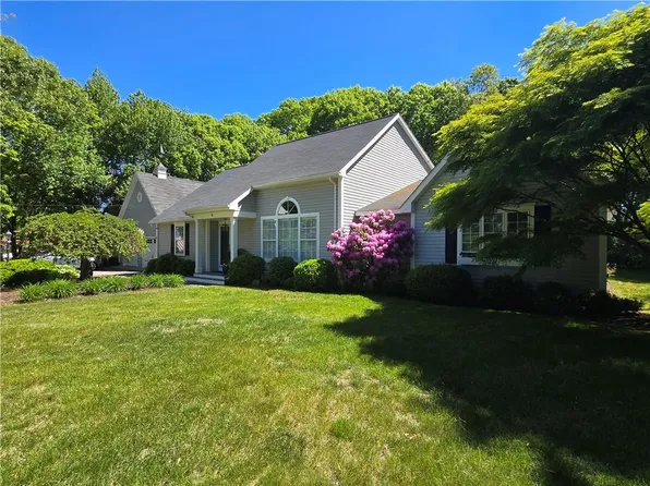 25 Dunns Corner Rd, Westerly, RI 02891