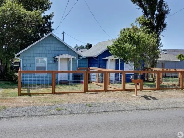 405 Washington Ave #A, Long Beach, WA 98631