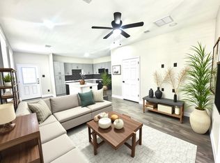 62 Woodland Hills Dr #B, Conroe, TX 77303