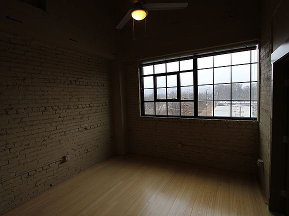 4th image of 806 Wasena Ave SW APT 418