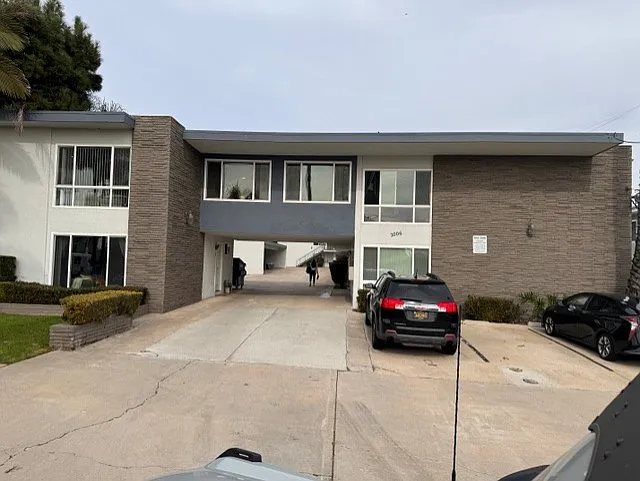 2006 Diamond Street