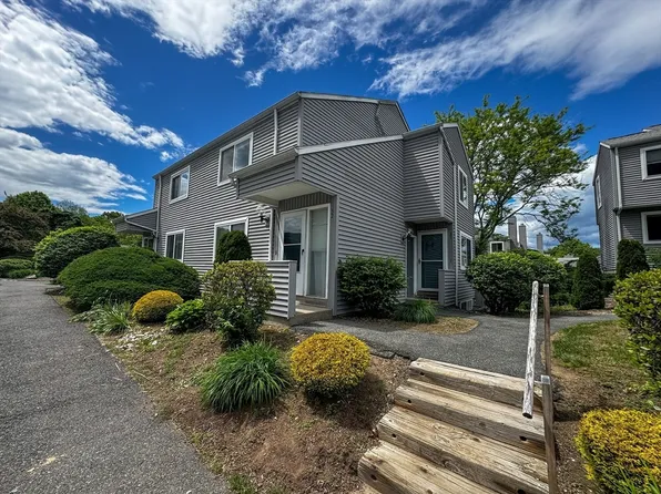 32 Autumn Ln, Amherst, MA 01002