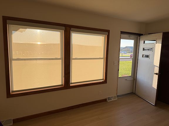 5th image of 916 Detroit Ave #916