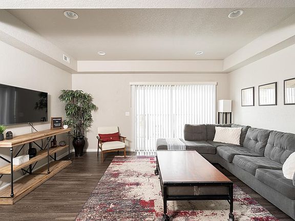 2nd image of 1003 Bluegrass Cir #5e1d98c09