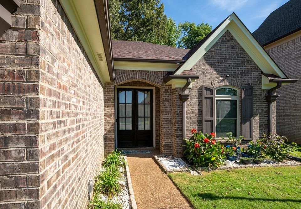 1st image of 235 Garden Springs Dr