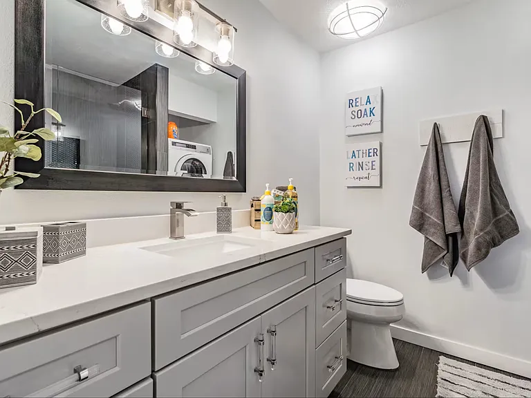 BATHROOM #1